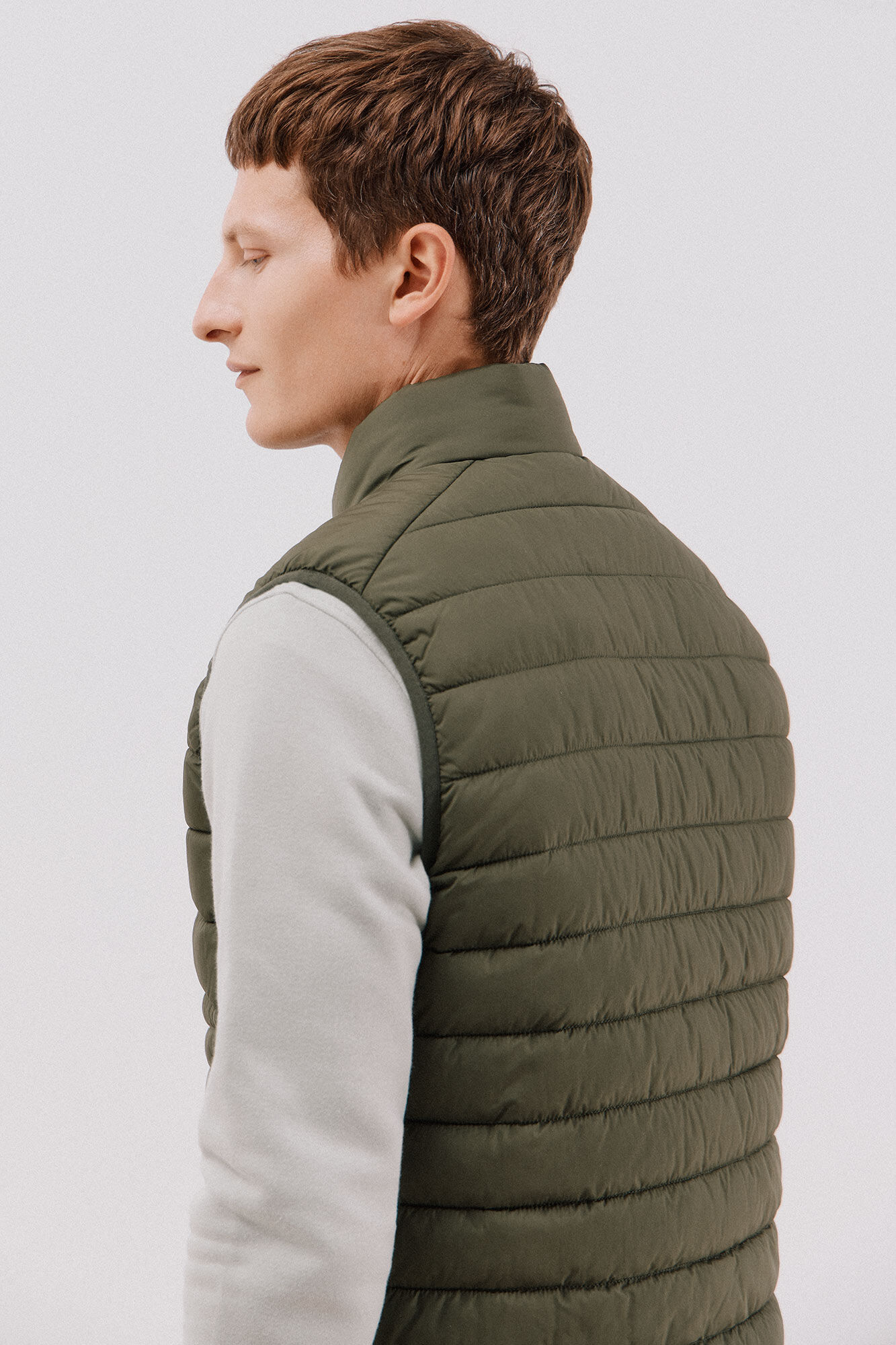 Cortefiel Ultra-light quilted gilet Kaki