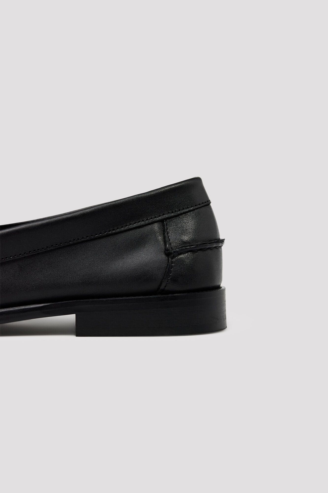 Cortefiel Mocas&iacute;n piel antifaz Negro