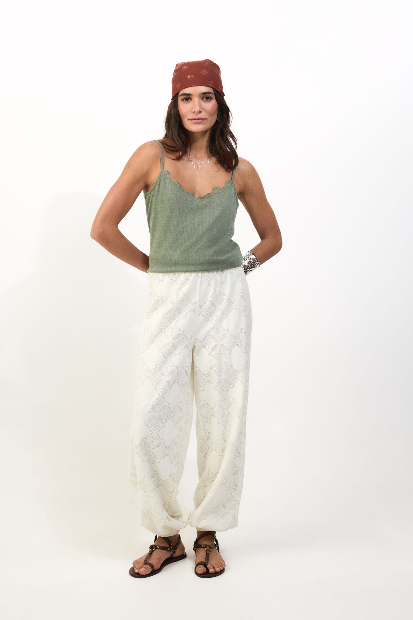 Slowlove Top tirantes detalle blonda Castanho