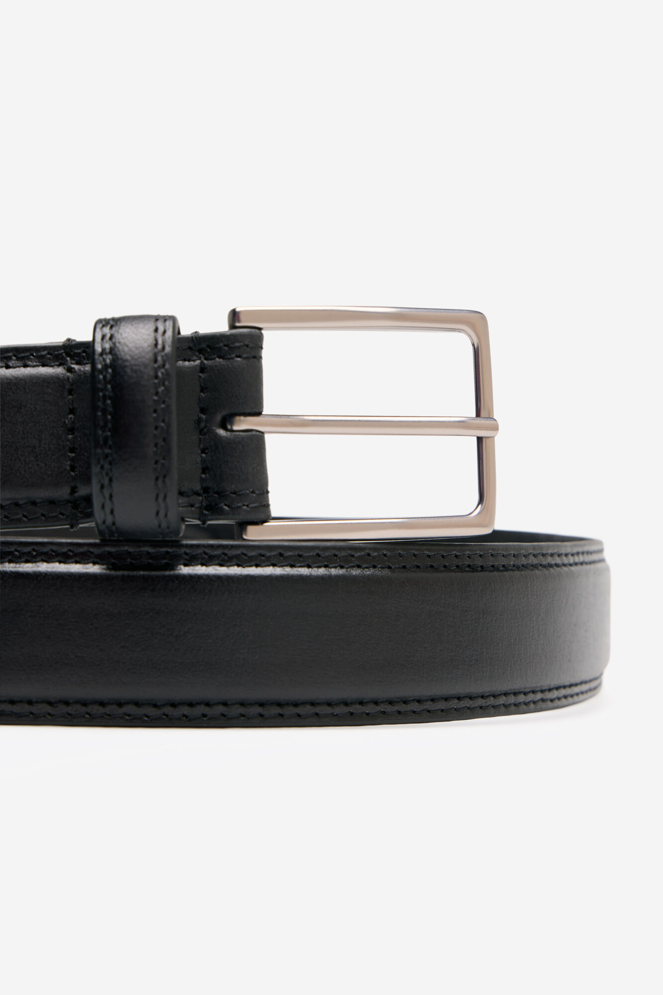 Cortefiel Leather sport belt Black