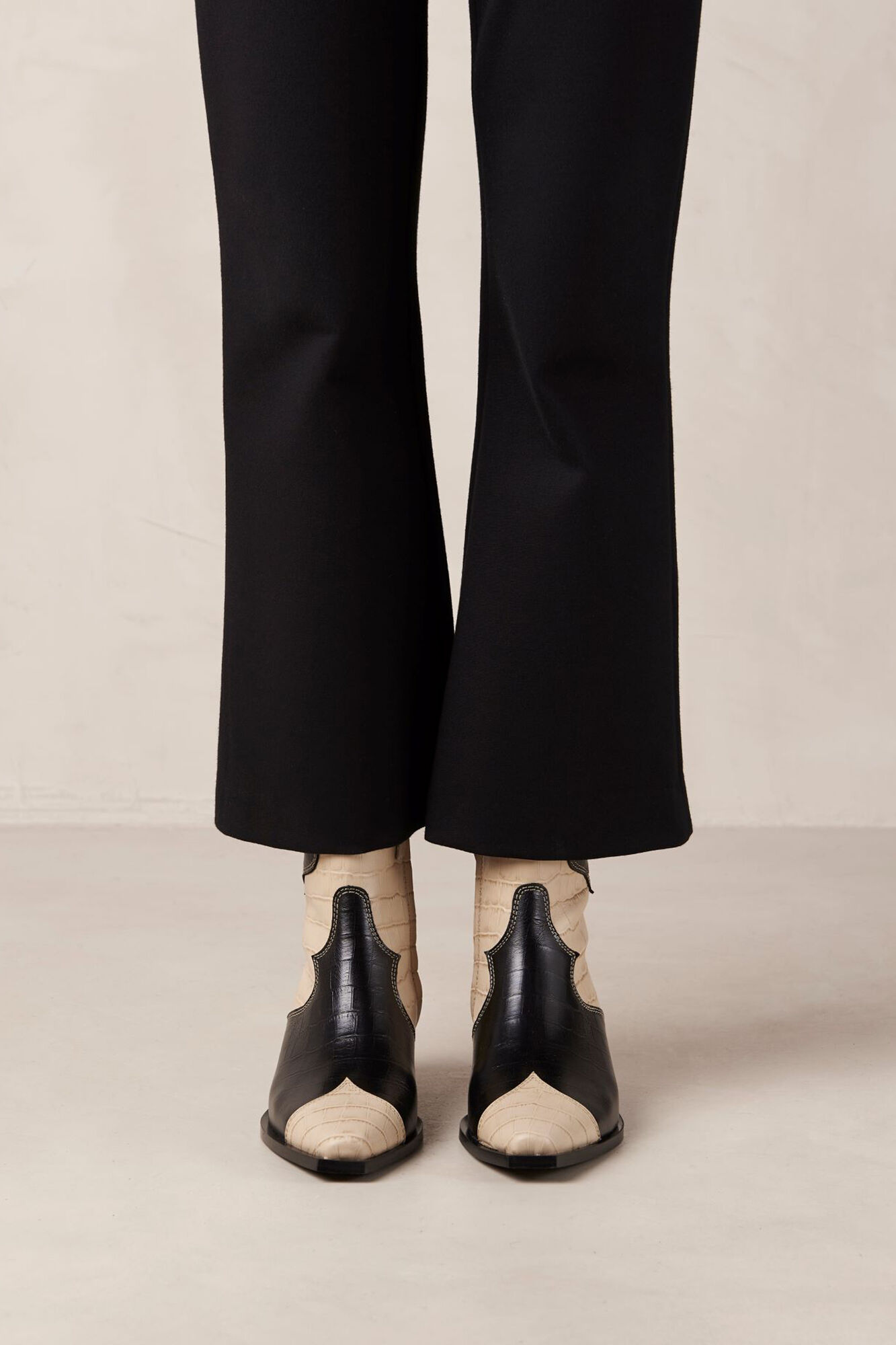 Alohas Buffalo Black and White Black