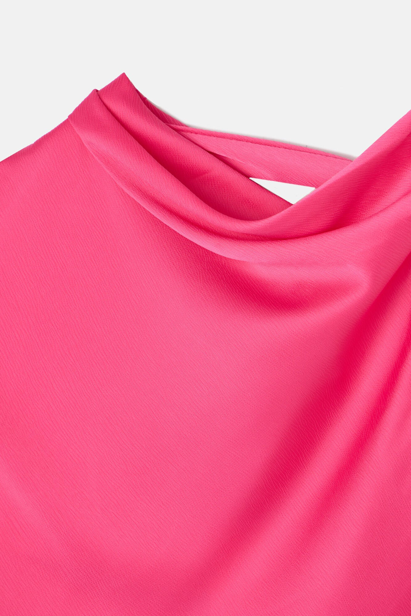 Silbon Top de cetim assim&eacute;trico Subiu