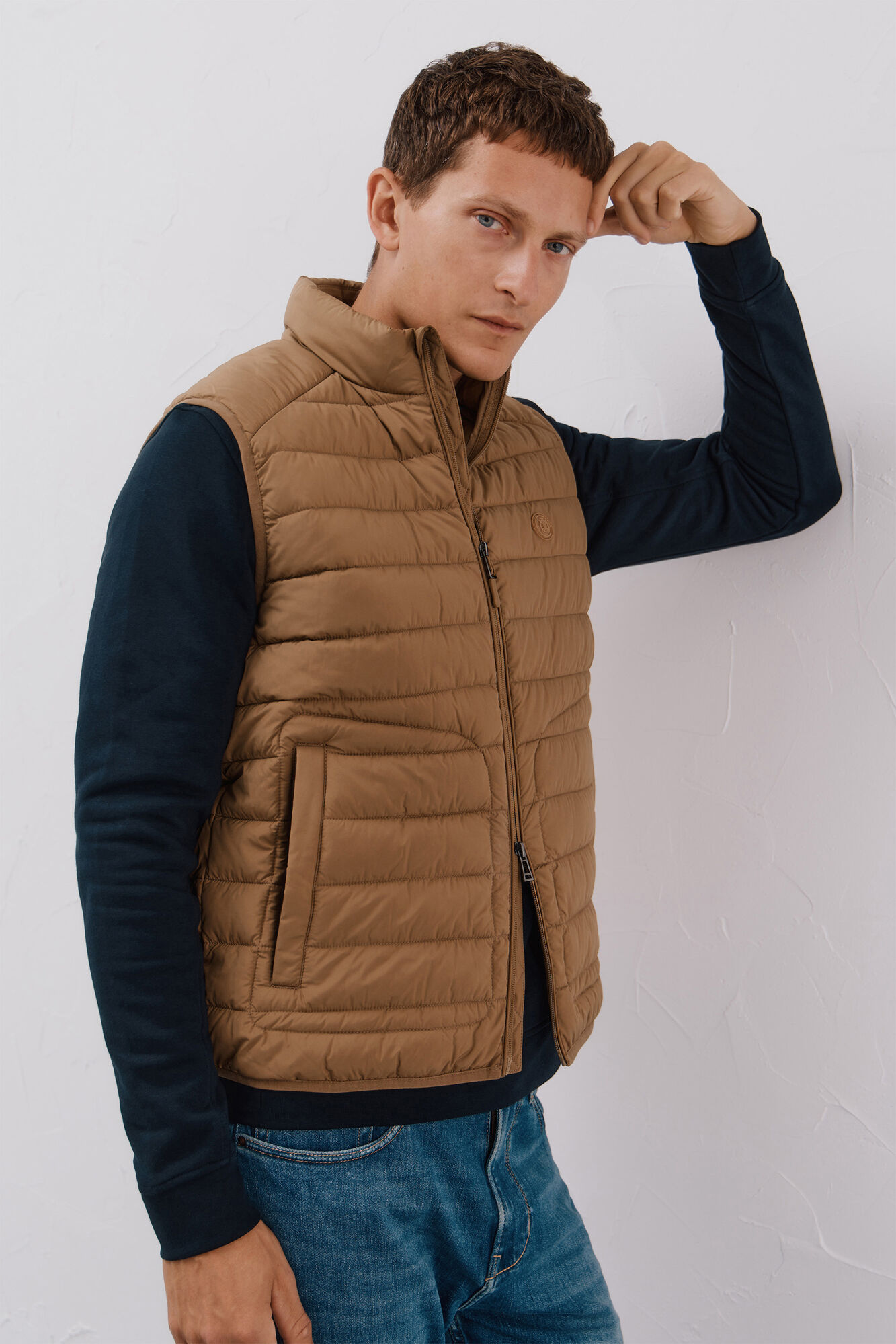 Cortefiel Chaleco acolchado ultralight Beige