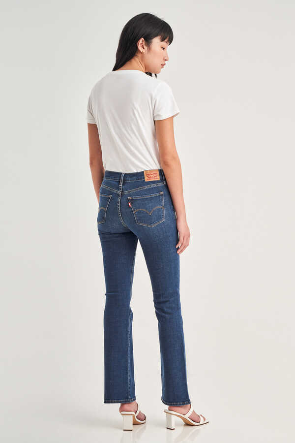 Preços baixos em Jeans Levi's 315 para mulheres