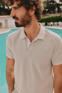 Cortefiel Washed piqué plane embroidered polo shirt Beige