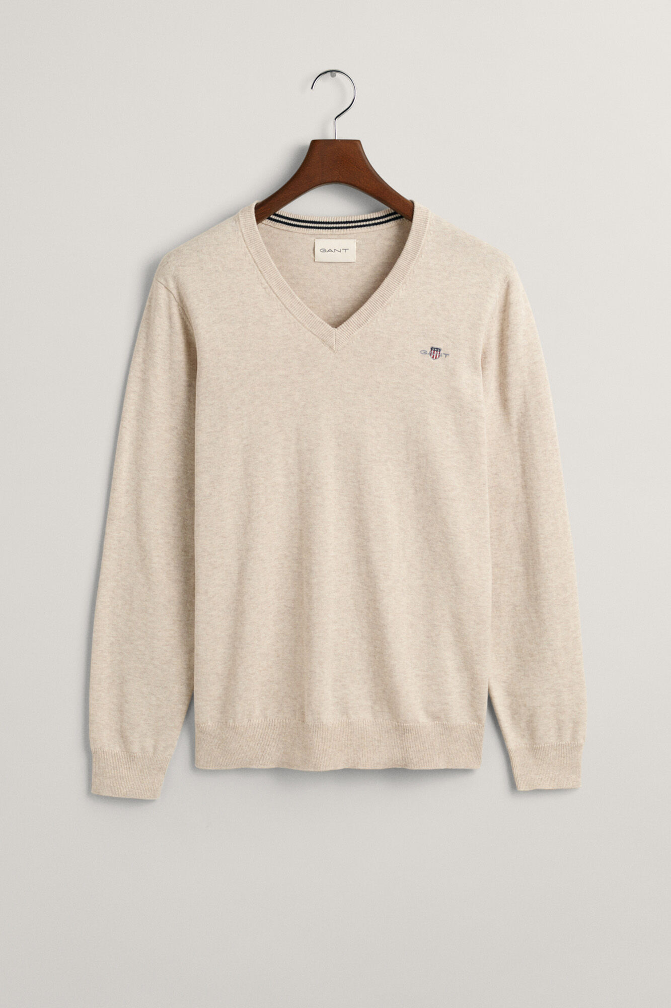 Gant Jersey cl&aacute;sico de algod&oacute;n con cuello de pico Beige