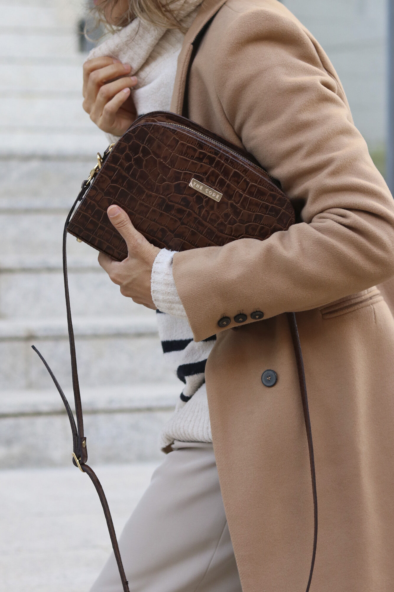 The Code Bolsa tiracolo Cassandra chocolate Castanho