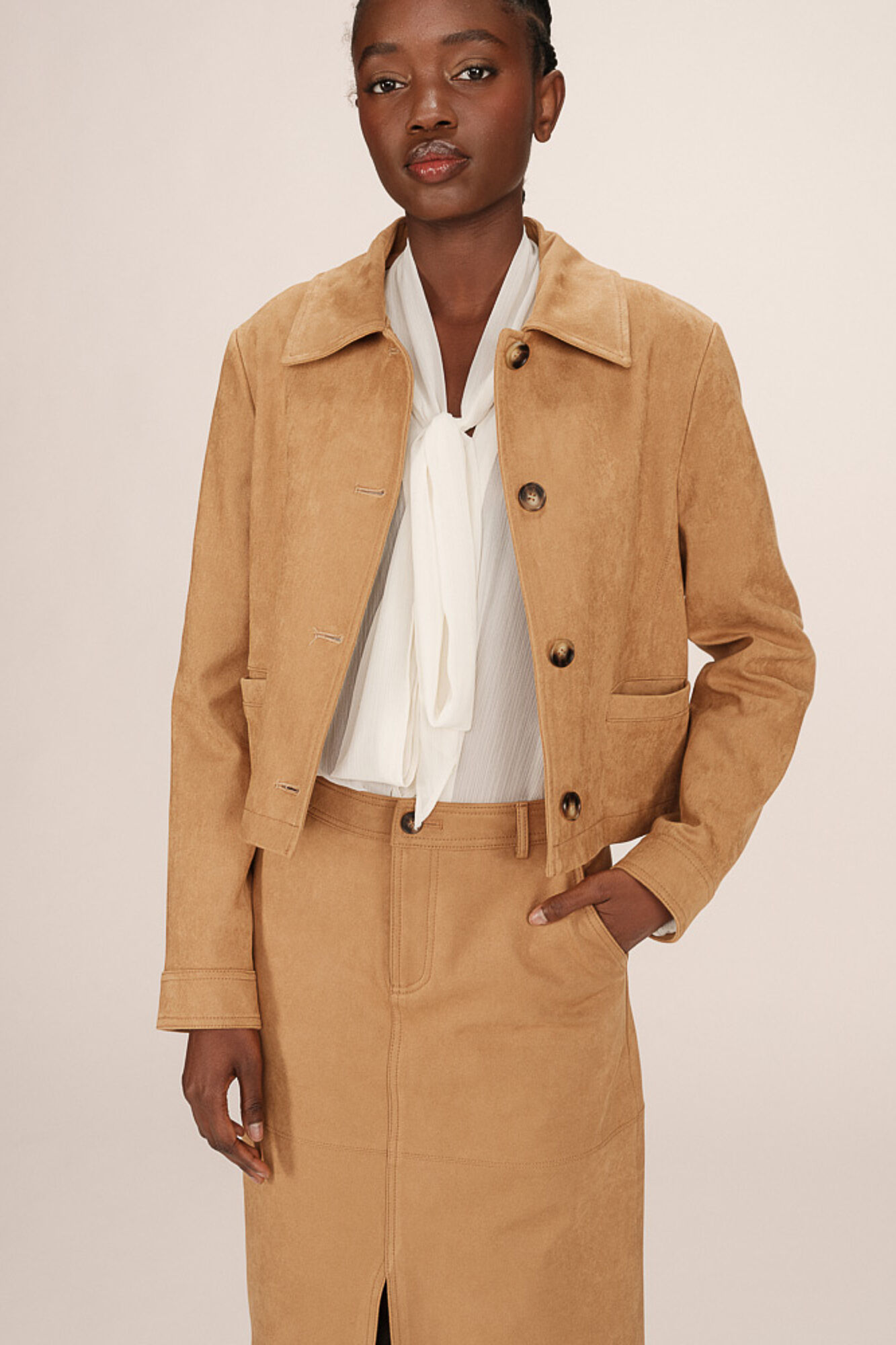 Grace & Mila Short faux suede jacket in camel color Beige