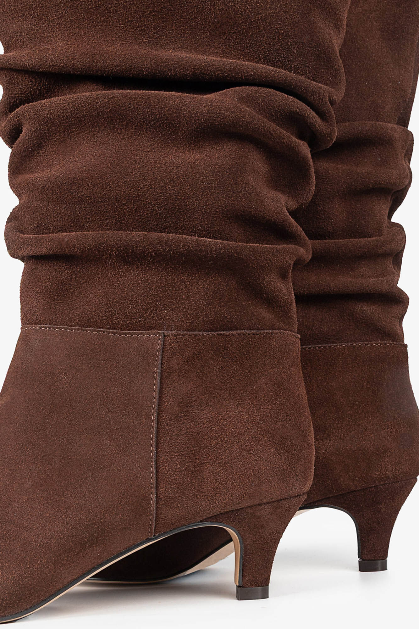 Popa Botas feminina de camur&ccedil;a Nirvana Castanho