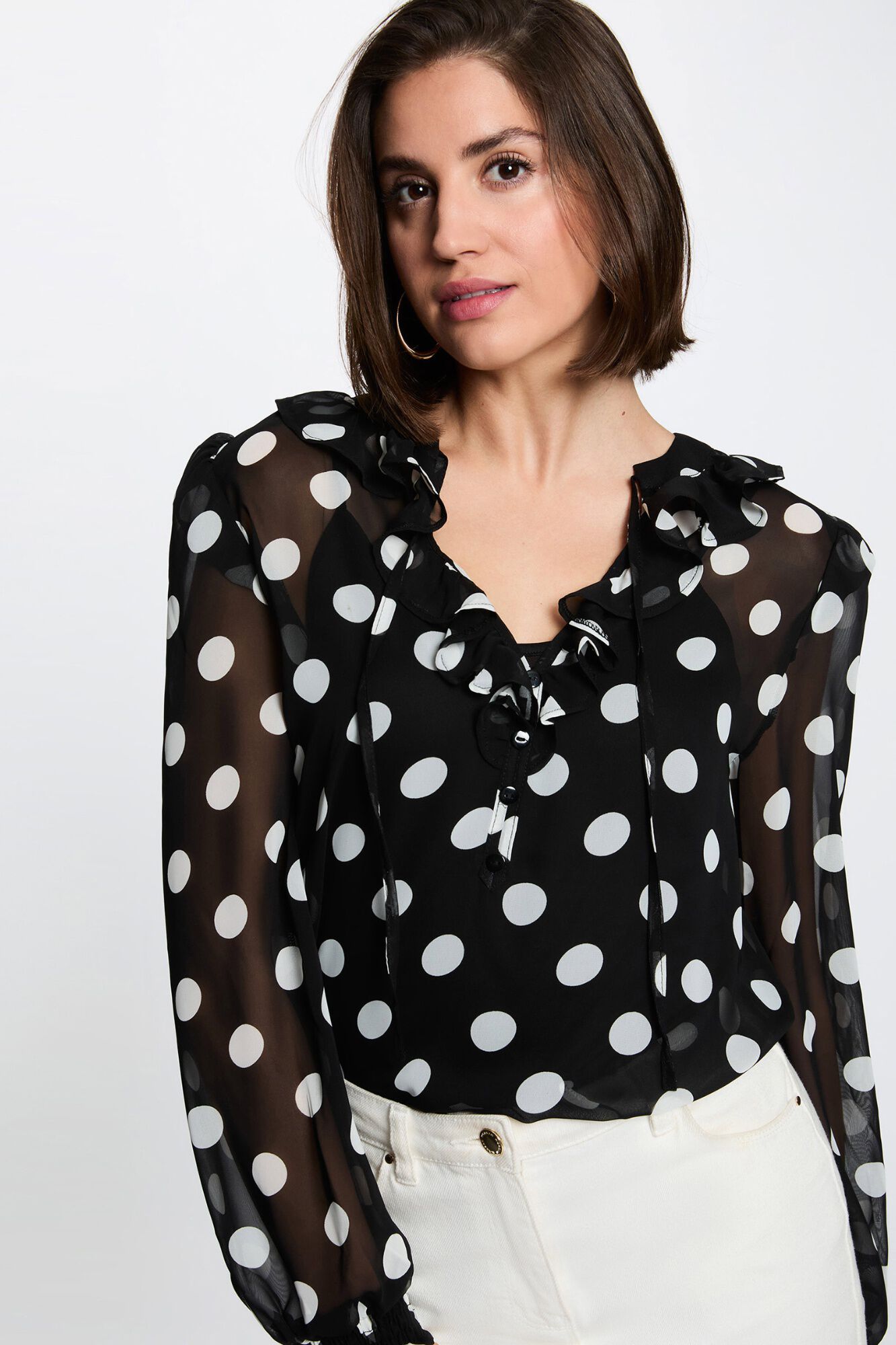 Morgan Blusa em chiffon com gola de la&ccedil;ada