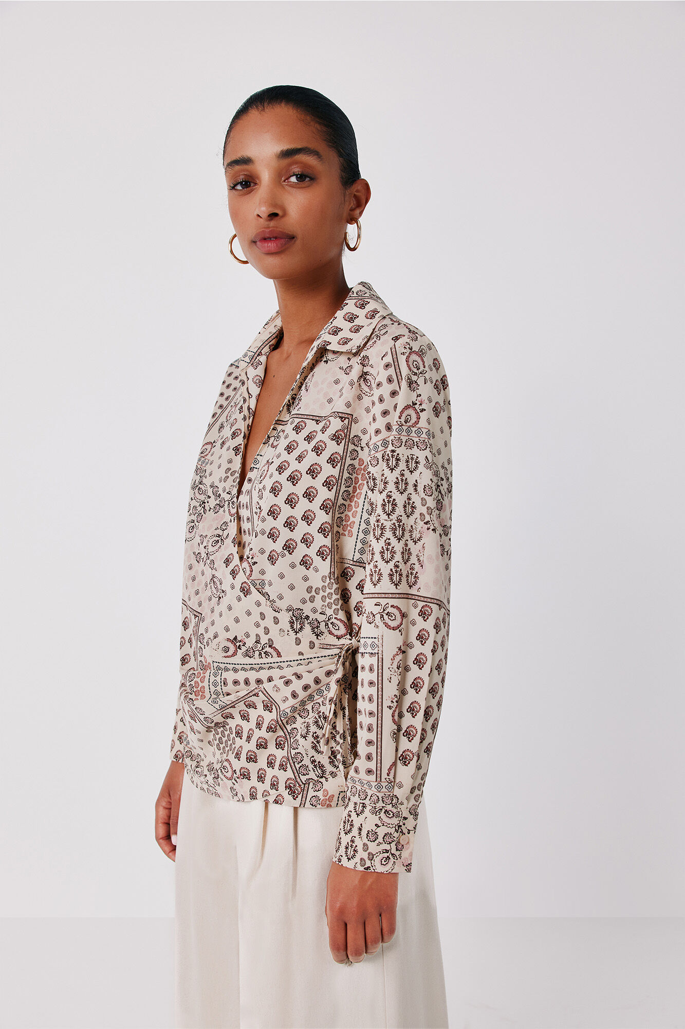 Cortefiel Blusa estampada cruzada Tostado