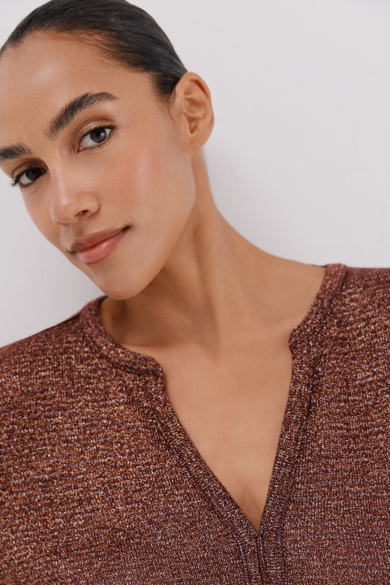 Cortefiel Lurex mandarin collar t-shirt Maroon