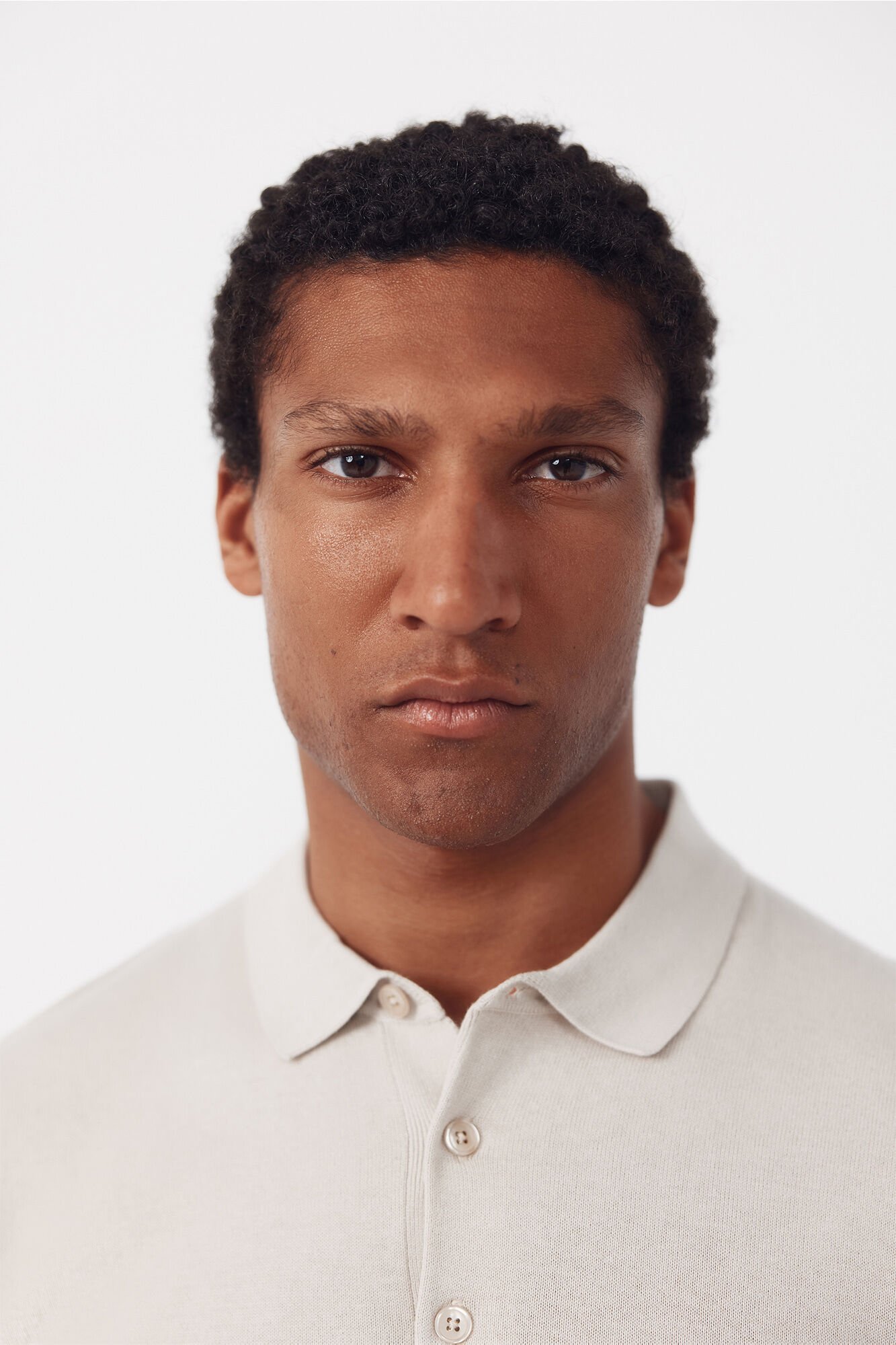 Cortefiel Basic short sleeve polo shirt Beige