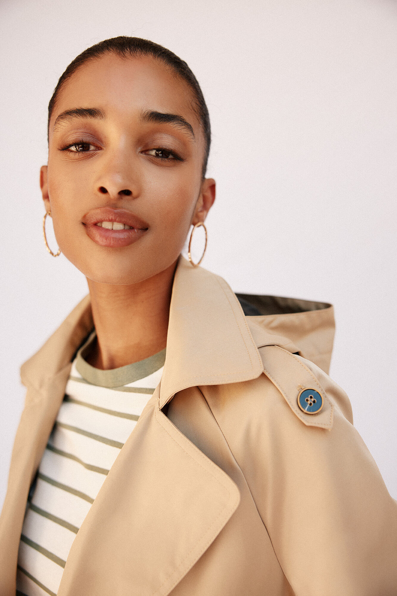 Cortefiel Short flared trench coat Beige