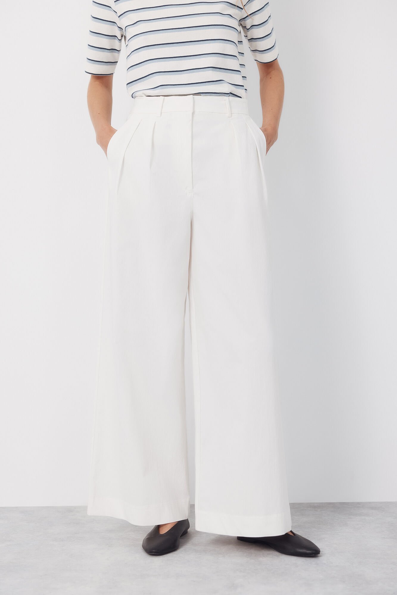 Cortefiel Cotton pleated trousers Ivory