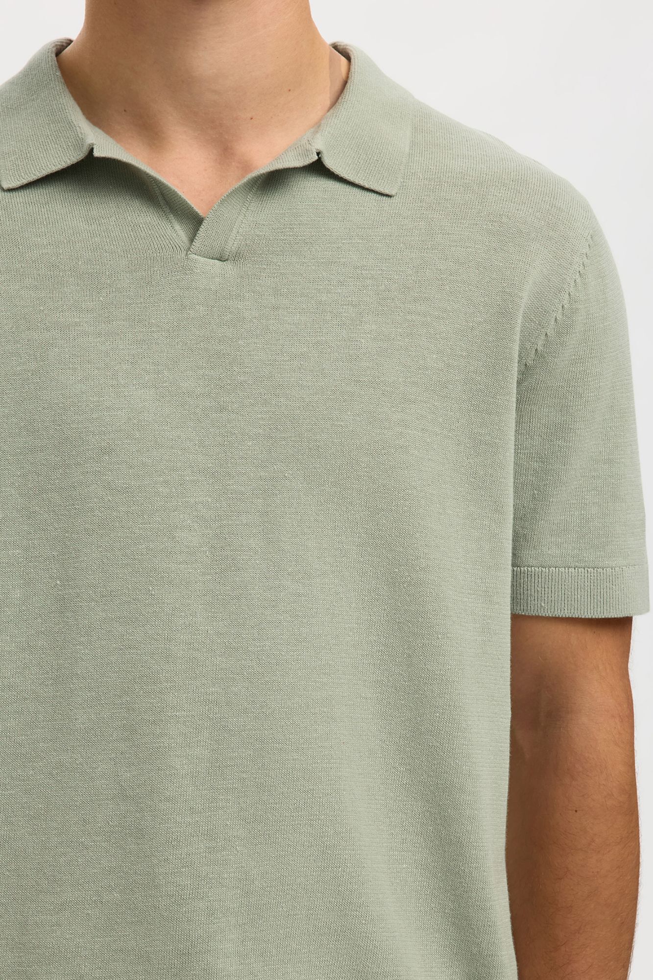 Selected Polo de malha com gola aberta