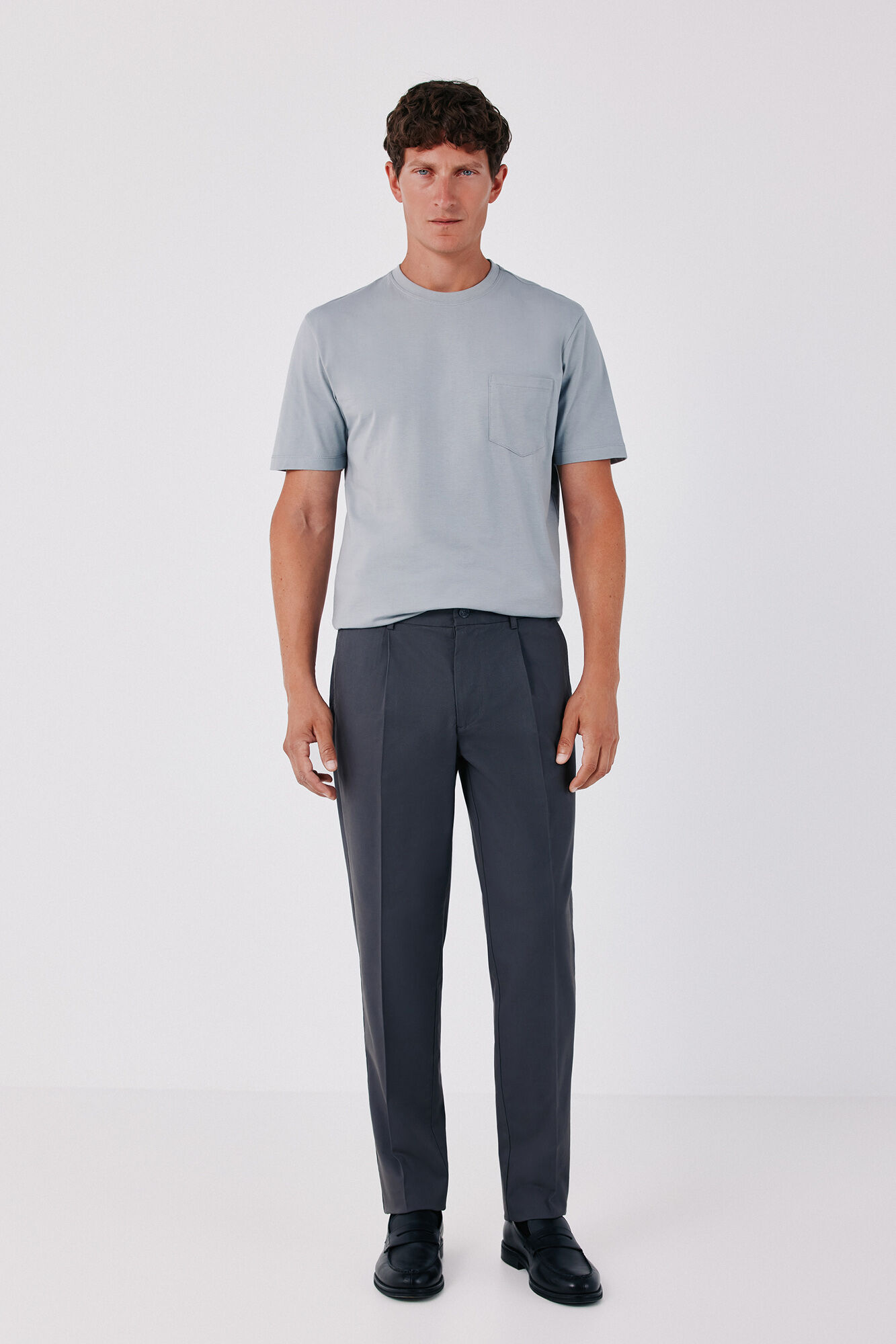 Cortefiel Chinos with comfort pleats regular
