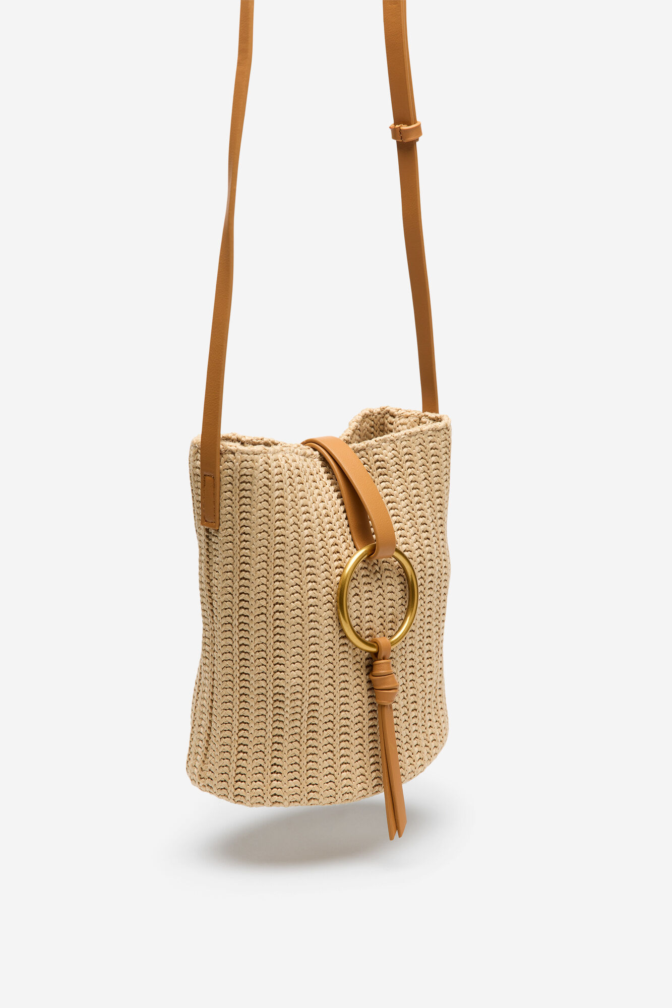 Cortefiel Raffia ring crossbody Nude