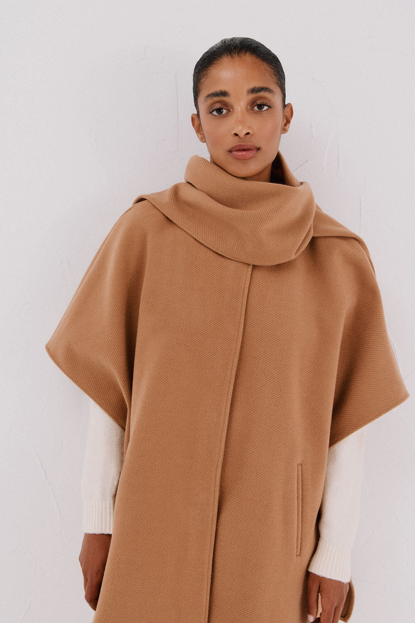 Cortefiel Camel cape with scarf Beige