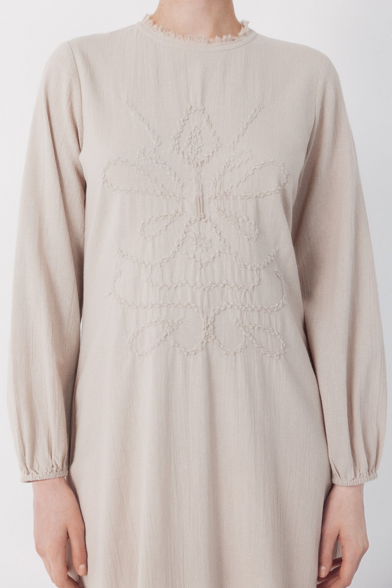 Cortefiel Vestido bordado Tostado