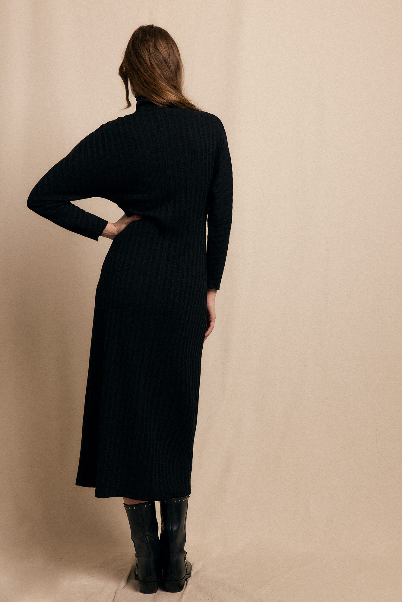 Slowlove Vestido cuello alto canal&eacute; Negro