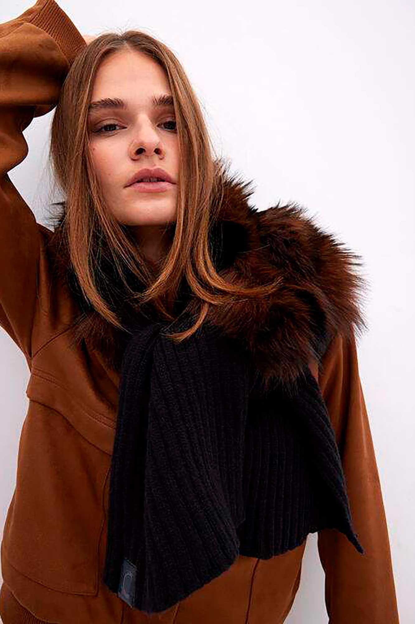 Lola Casademunt Bufanda combinada