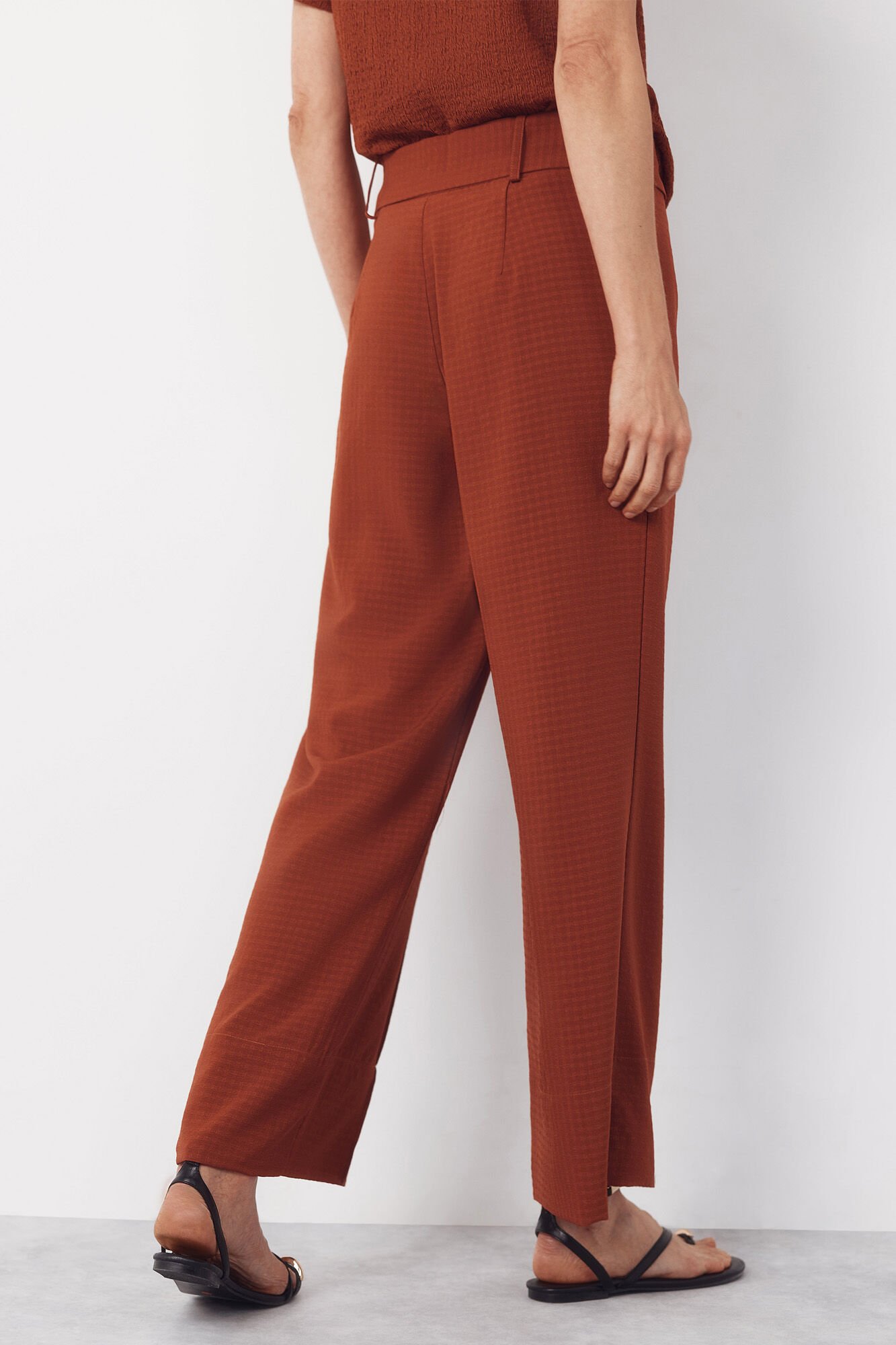 Cortefiel Structured fluid trousers Brown