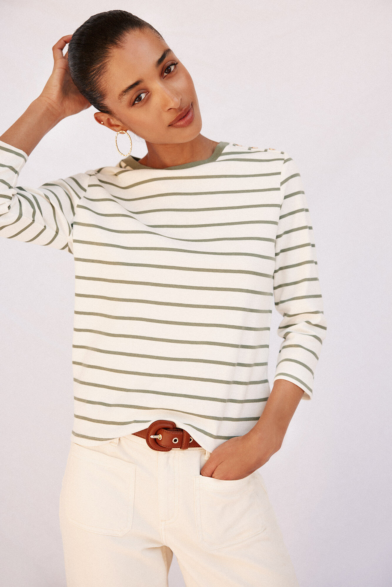 Cortefiel Basic T-shirt with gold buttons Printed green