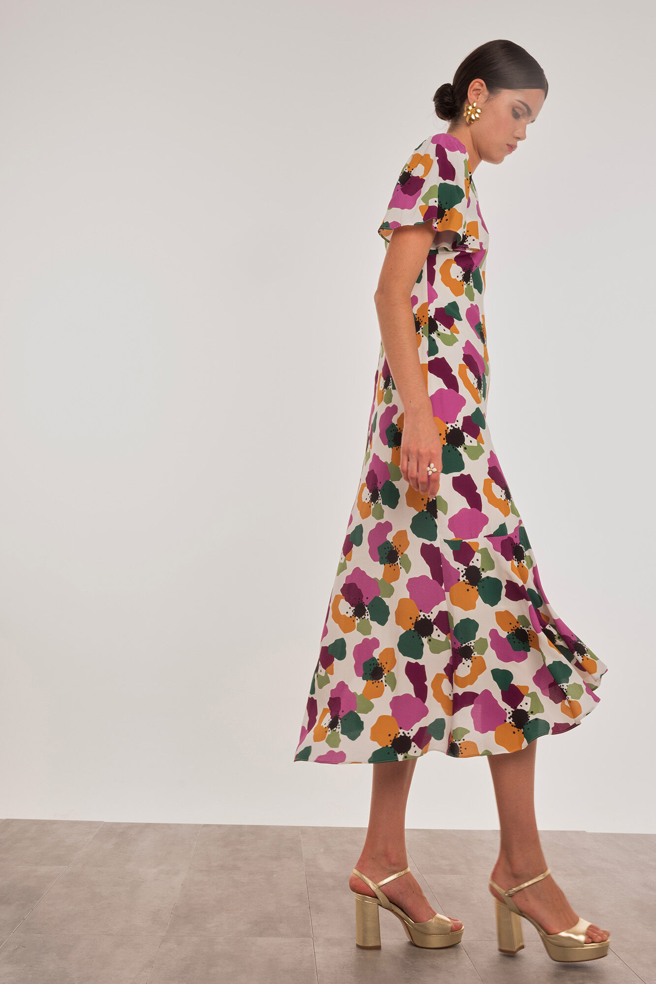 Dolores Promesas Vestido midi con volante Multicolor