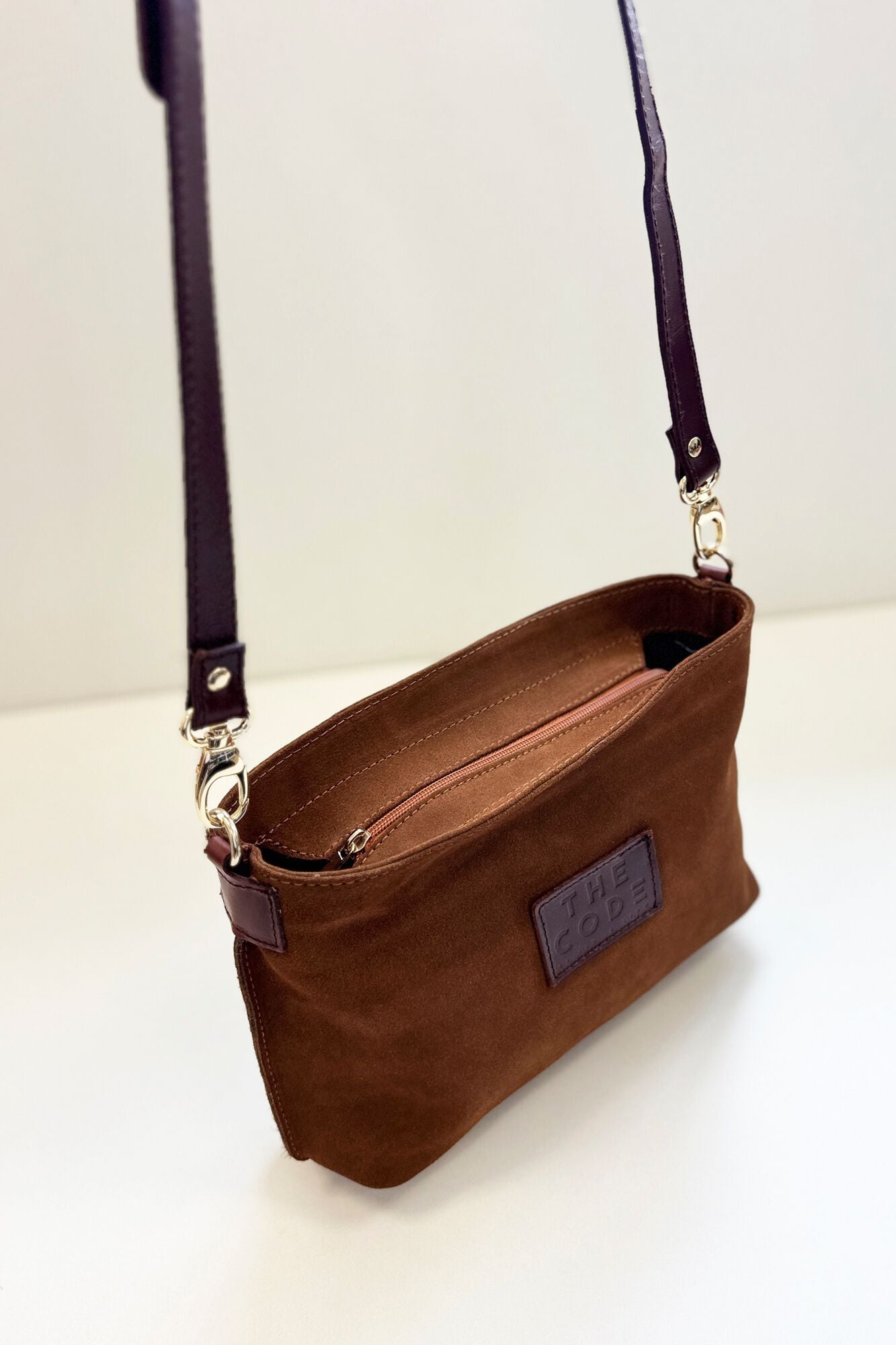The Code Bolsa a tiracolo Dakota em croute Castanho