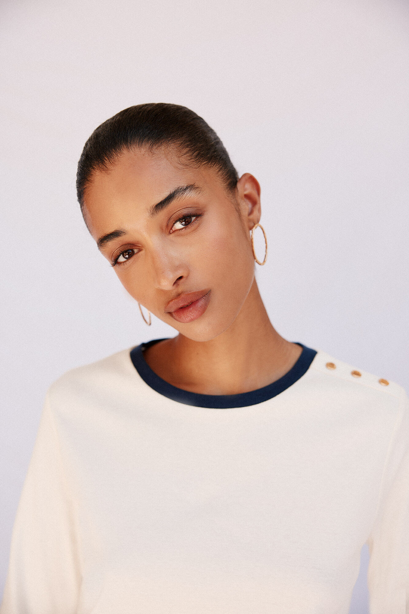 Cortefiel Camiseta b&aacute;sica botones dorados