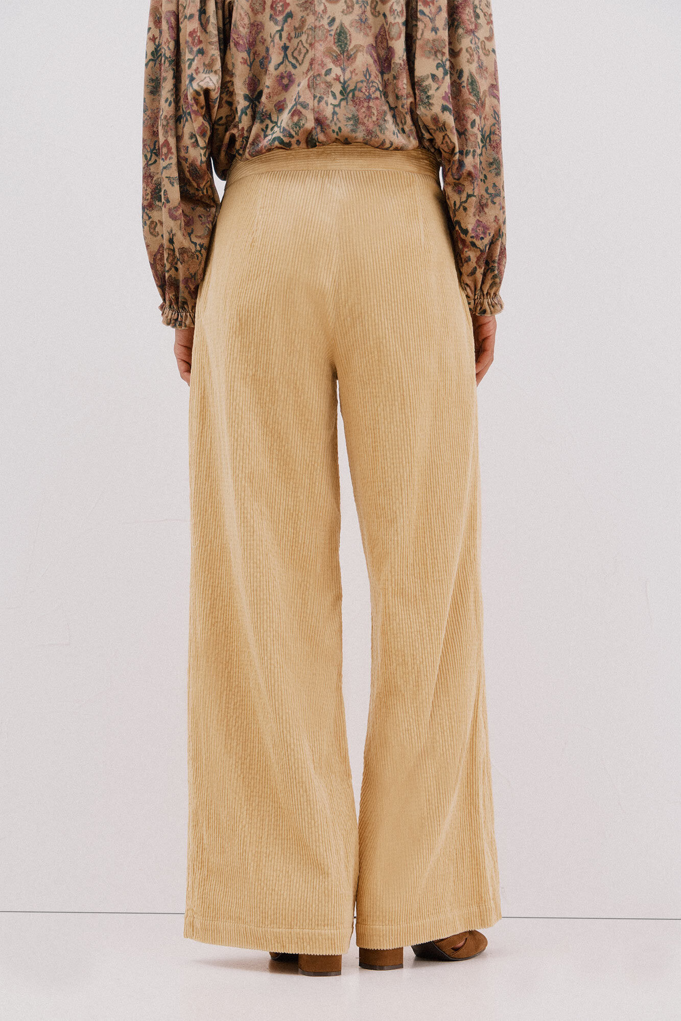 Cortefiel Wide- corduroy women's trousers Yellow