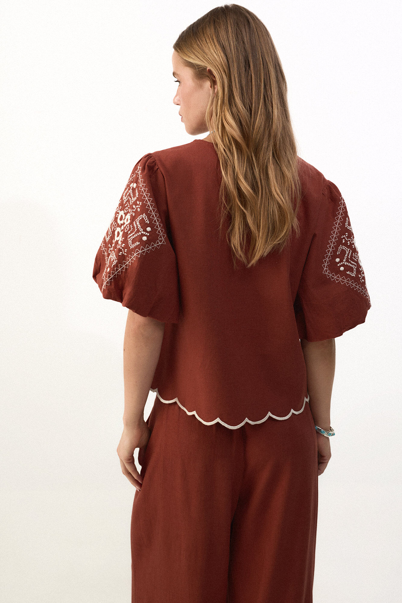 Slowlove Blusa bordado manga farol Brown
