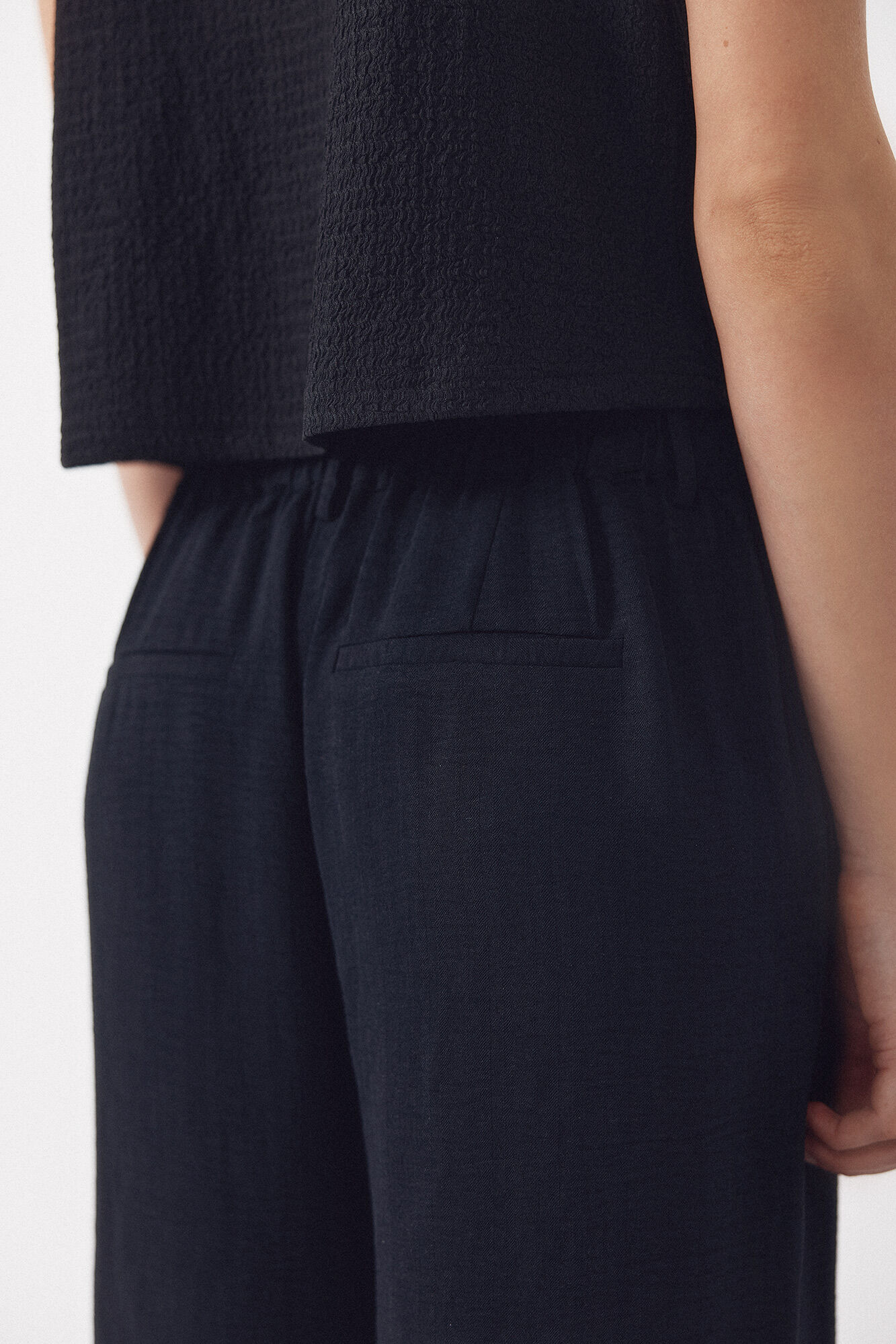 Cortefiel Textured pants Black