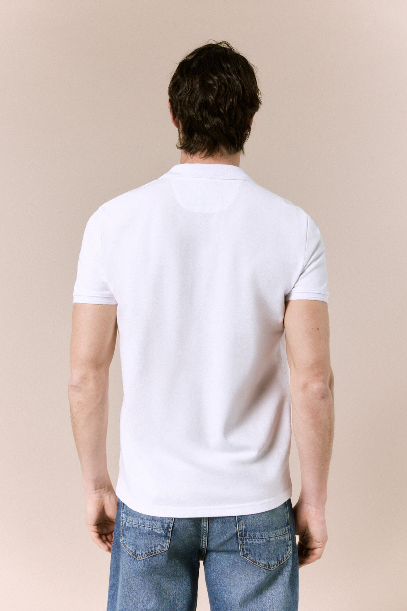 OOTO Polo b&aacute;sico em piqu&eacute; Branco