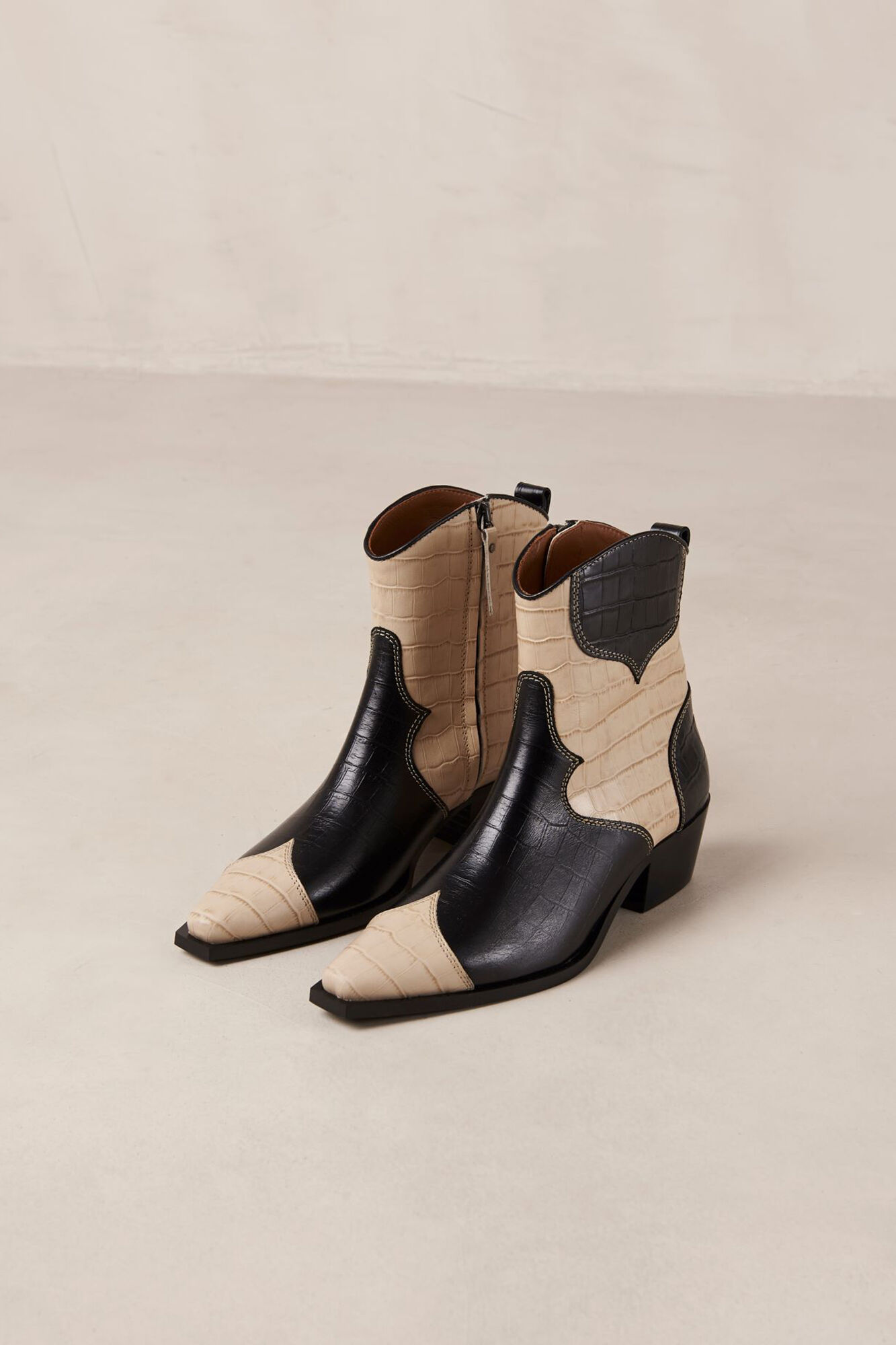 Alohas Buffalo Black and White Black