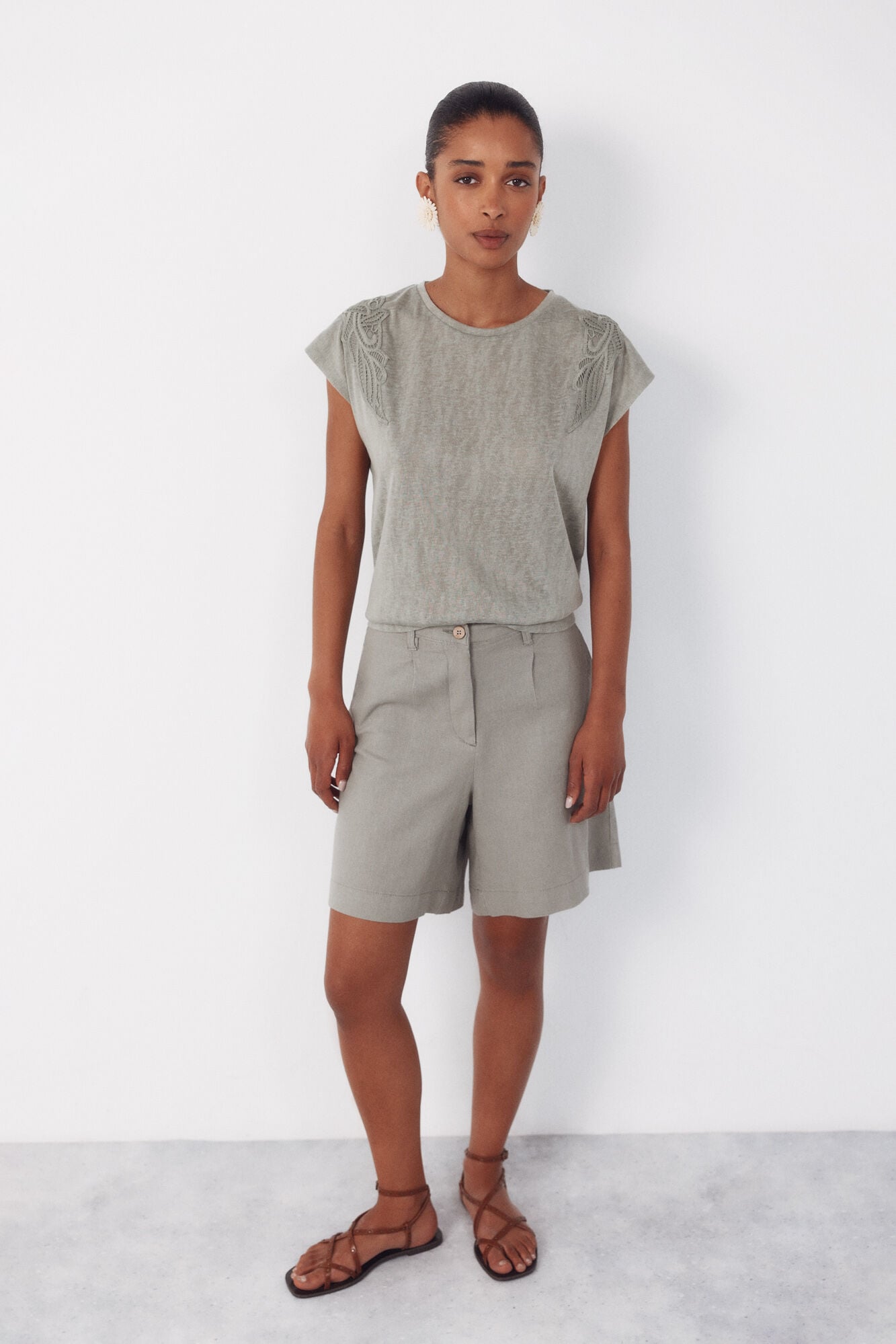 Cortefiel Plain linen bermuda shorts Kaki