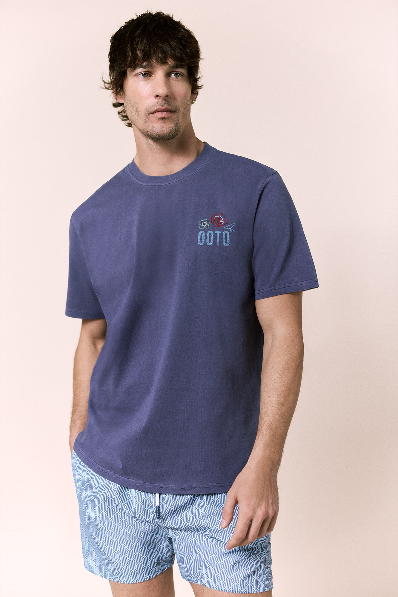 OOTO T-shirt gr&aacute;fica lavada