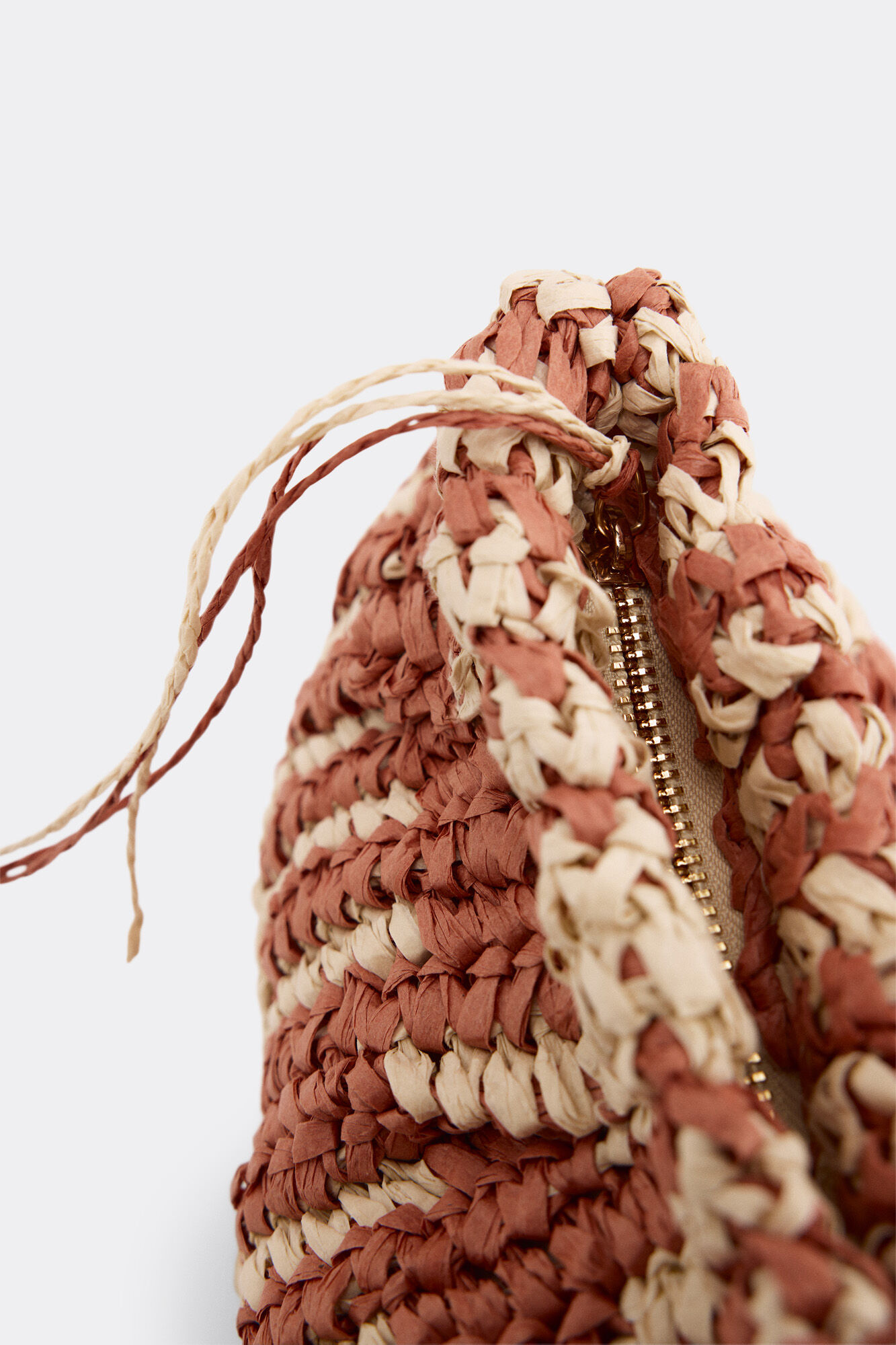 Slowlove Bolso pouch rafia Estampado marr&oacute;n