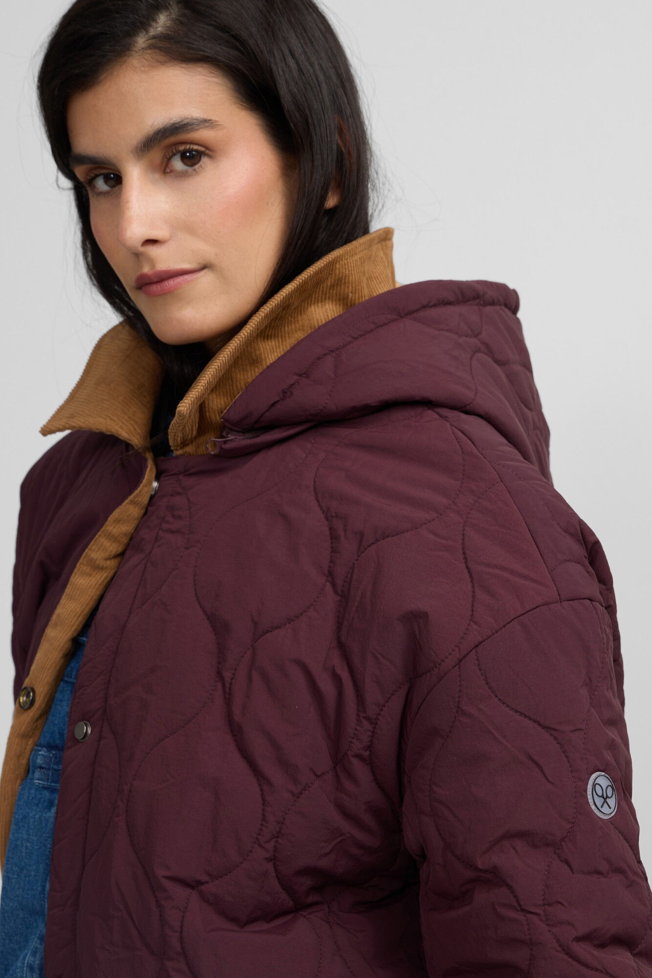 Silbon Parka longa acolchoada com detalhes de veludo cotel&ecirc; Granada