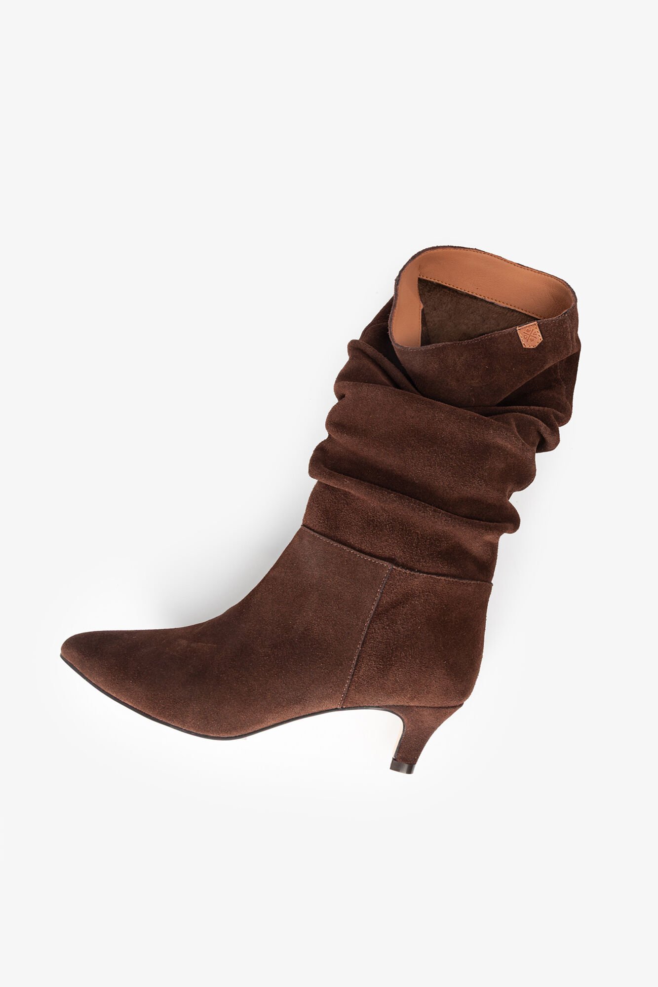 Popa Botas feminina de camur&ccedil;a Nirvana Castanho