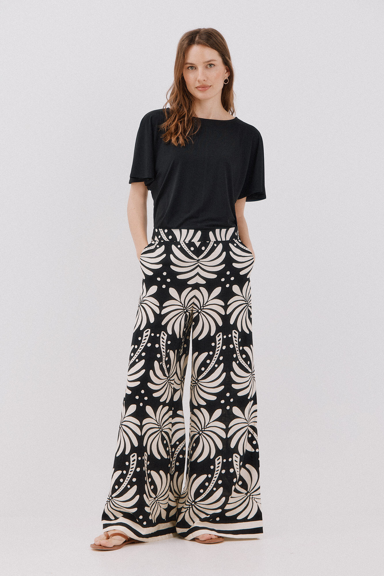 Cortefiel Essential fluid T-shirt Black