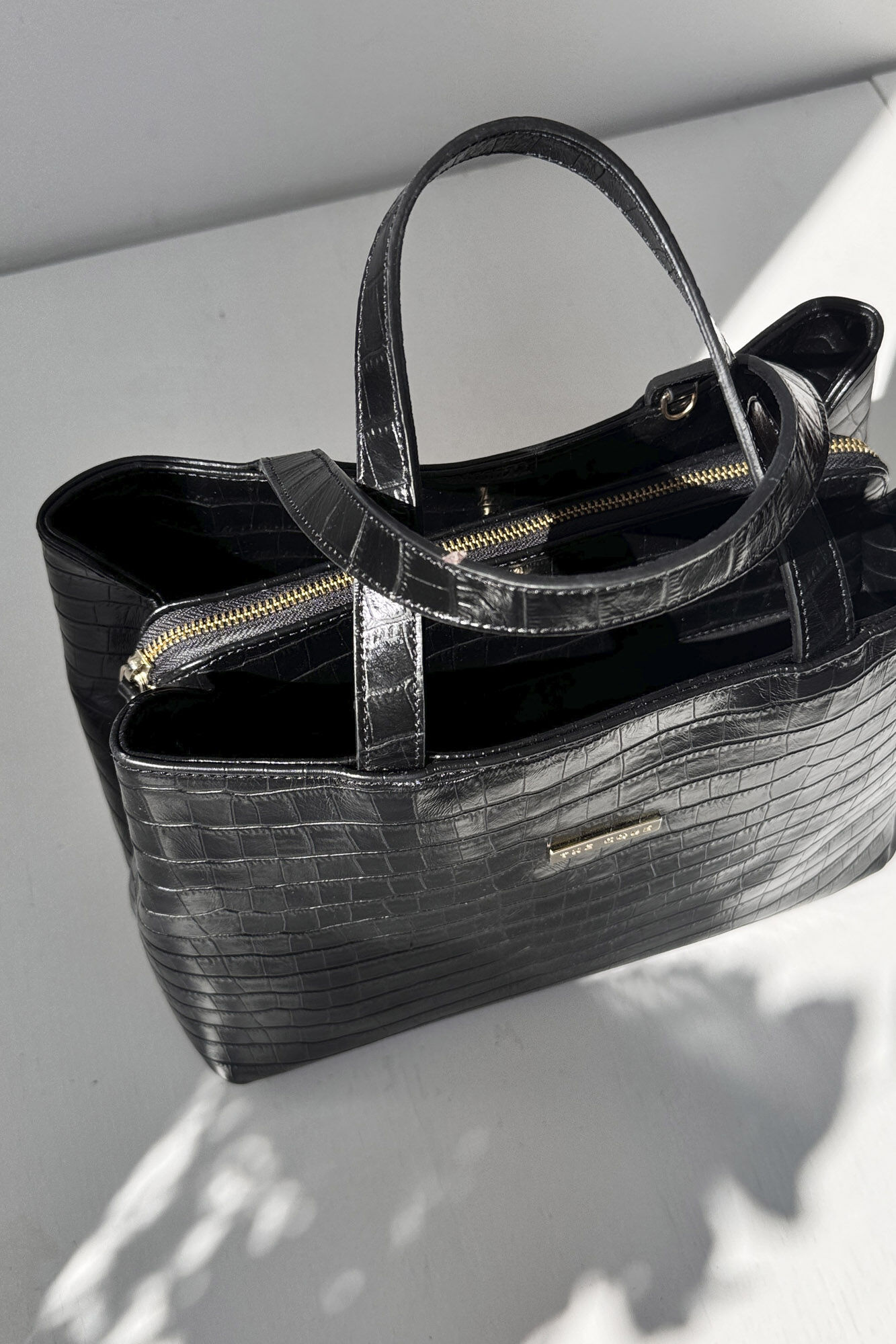 The Code Shopper patricia negro Negro