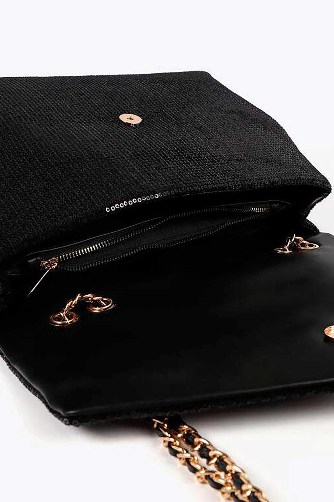 Lola Casademunt lapela com aba  Preto