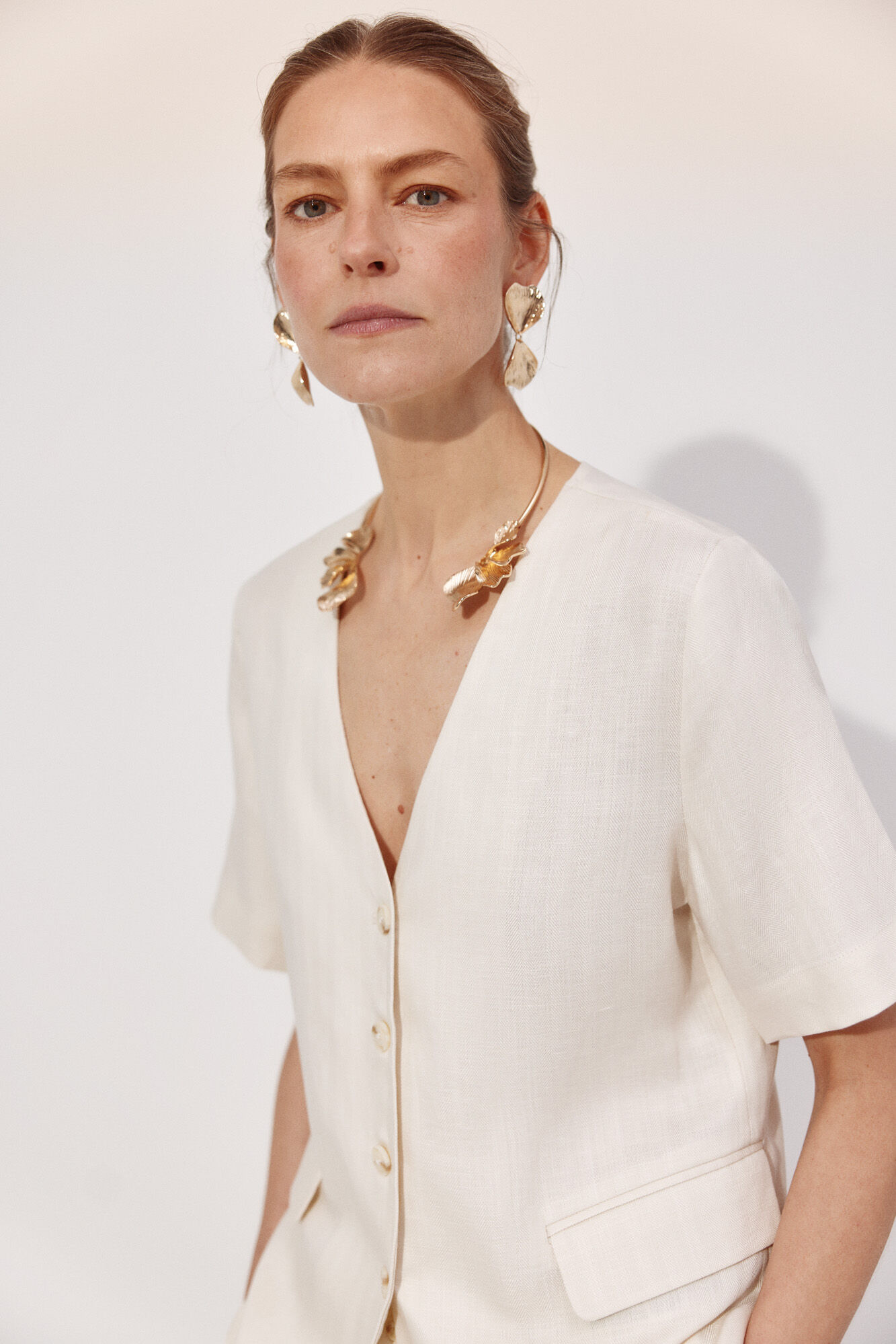 Cortefiel Open flower choker