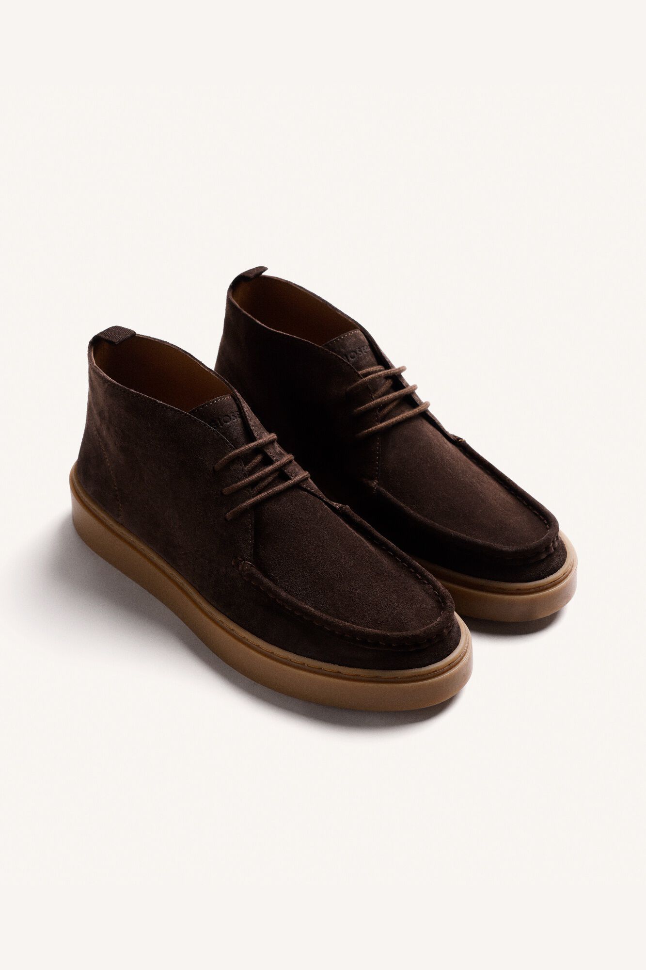 Gioseppo Botins wallabee em pele