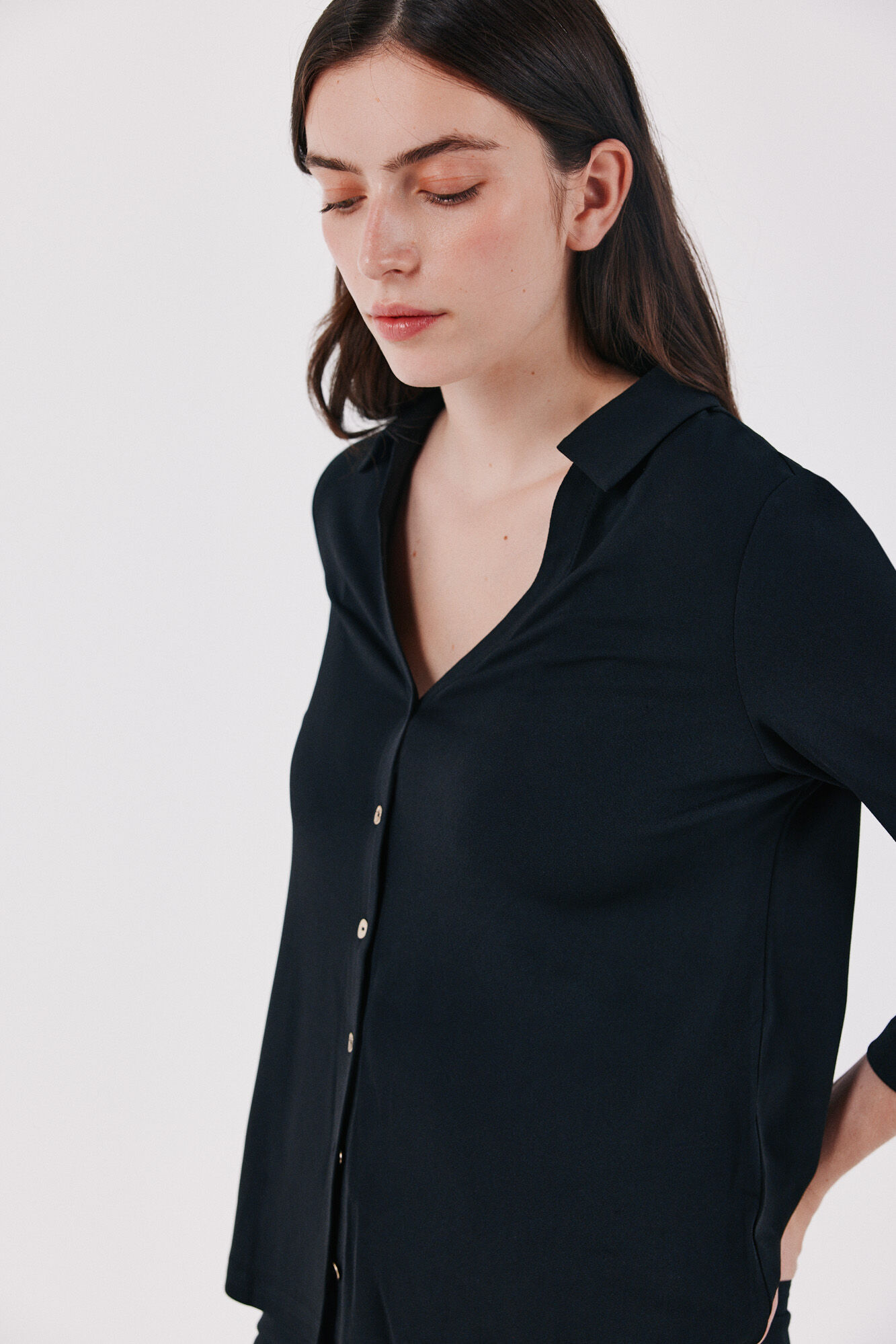 Cortefiel Camisa el&aacute;stica botones Negro
