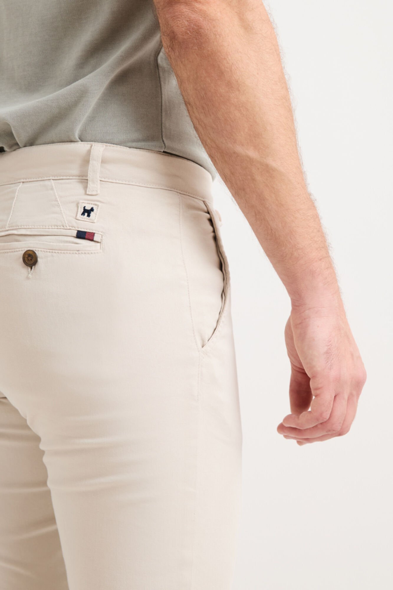 Williot Cal&ccedil;as chino slim Tostado