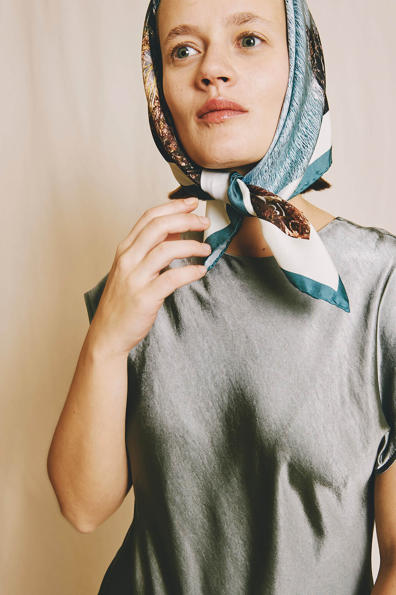 Zubi Pa&ntilde;uelo Seda Pragueira 65 x 65 Estampado azul