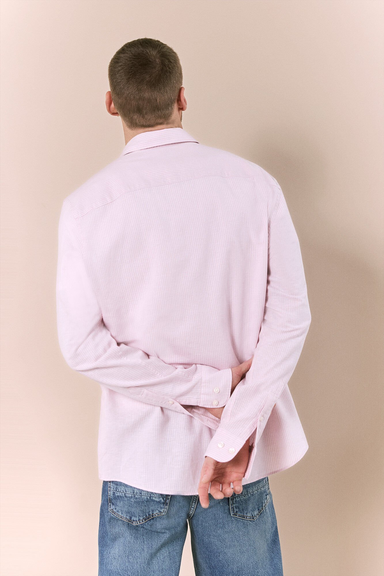OOTO Camisa em algod&atilde;o e linho &agrave;s riscas Subiu